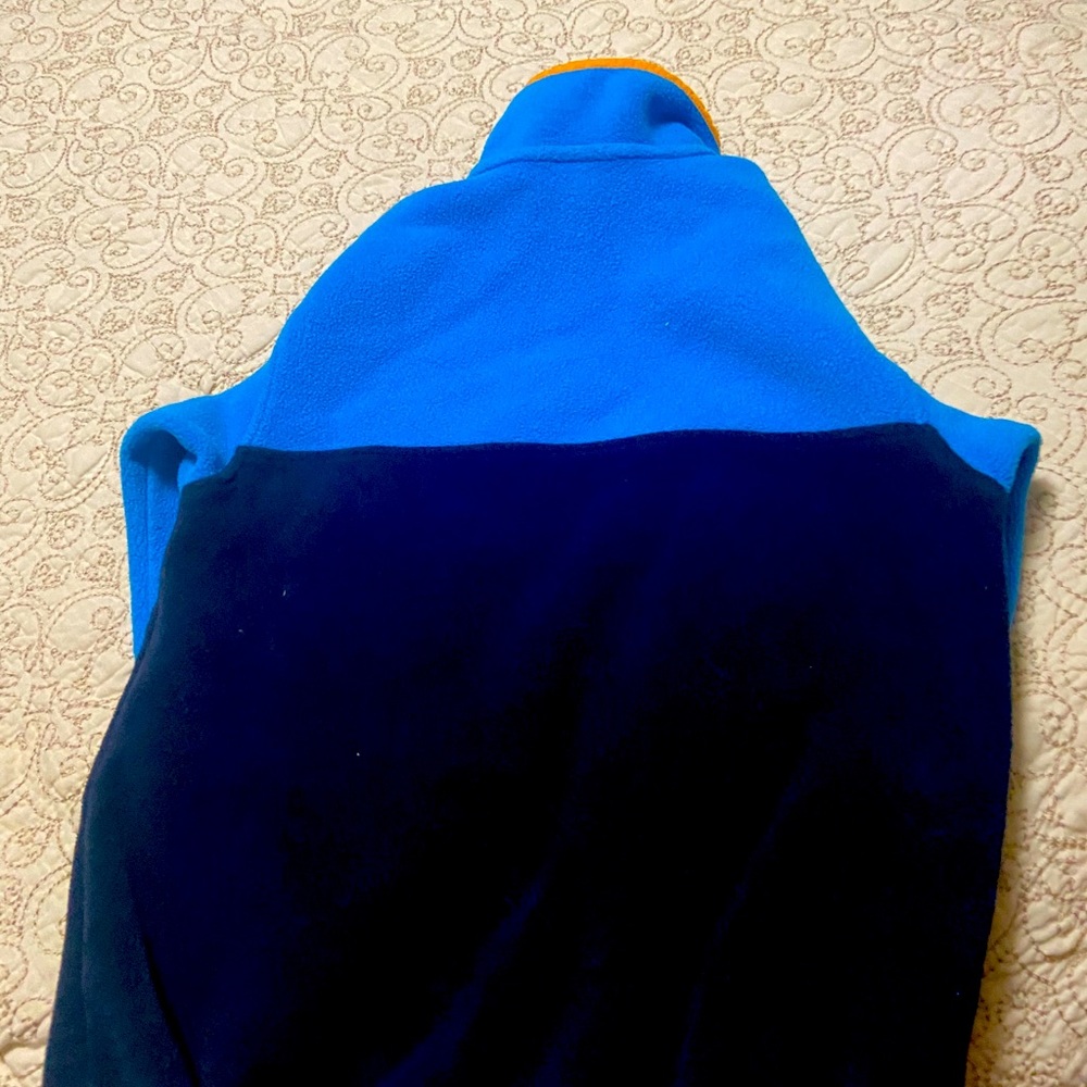 Patagonia kids   ( boys) sweatshirt  size 7/8